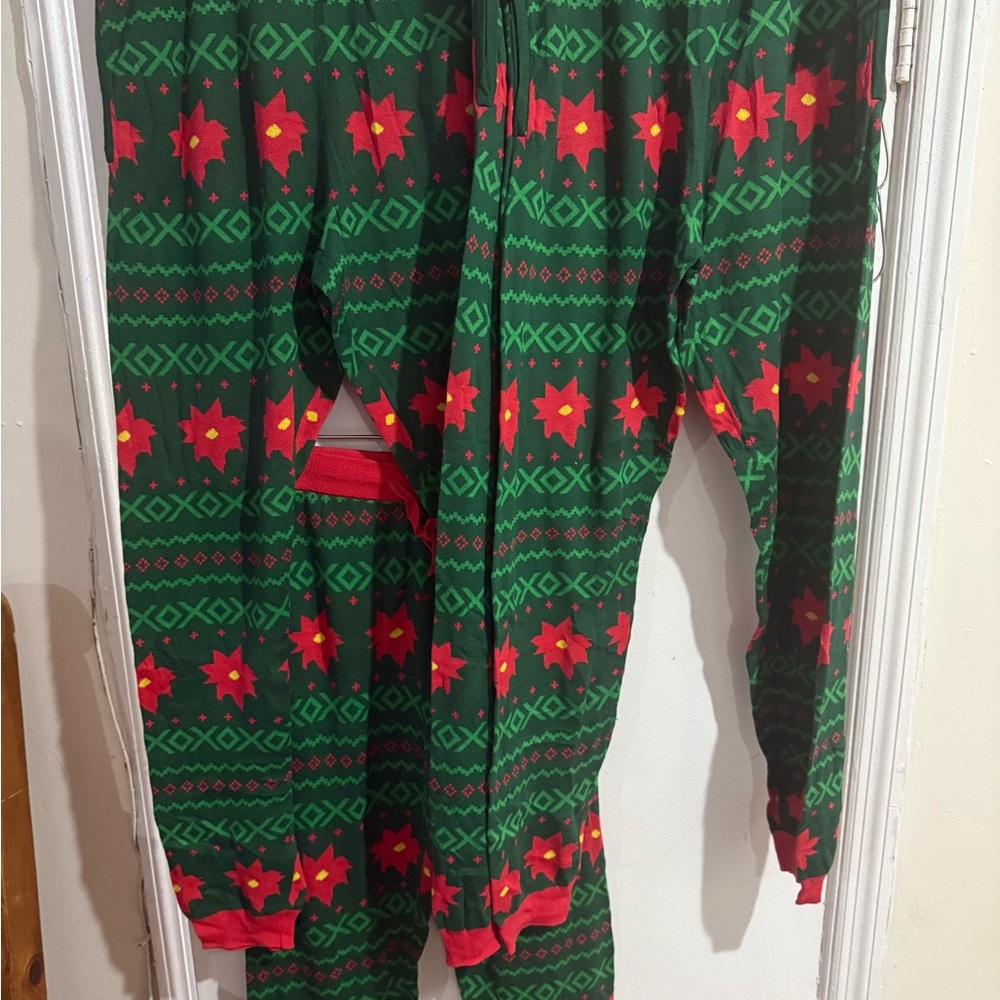 Festive Green and Red Adult unisex Pajamas